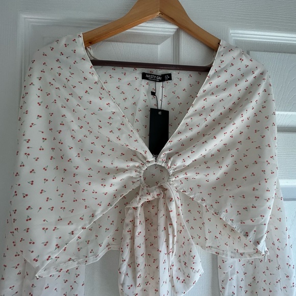 Cherry printed cropped blouse - never been worn. Tag still on - Picture 2 of 2